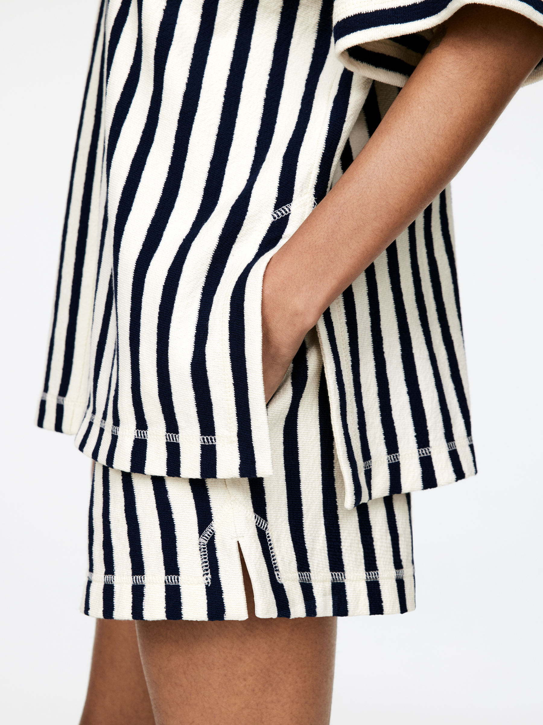 Hooded Towel Top - Off White/Dark Blue - Loose fit - Women - StillMedia/Lookbook - 6