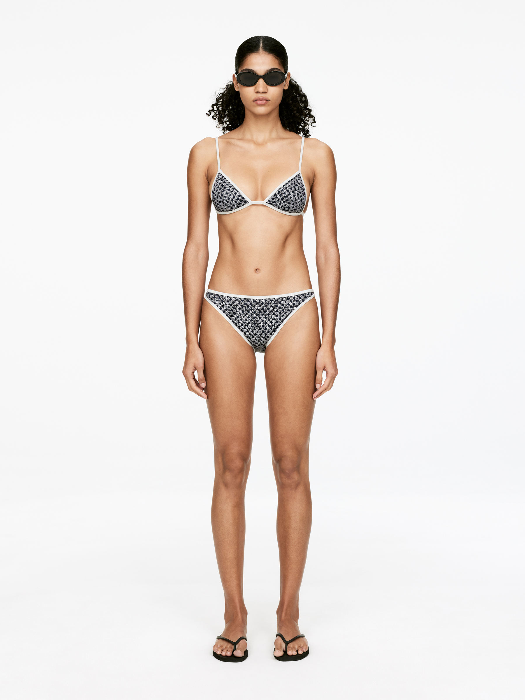Low-Waist Bikini Briefs - Blue/White - Women - StillMedia/Lookbook - 4