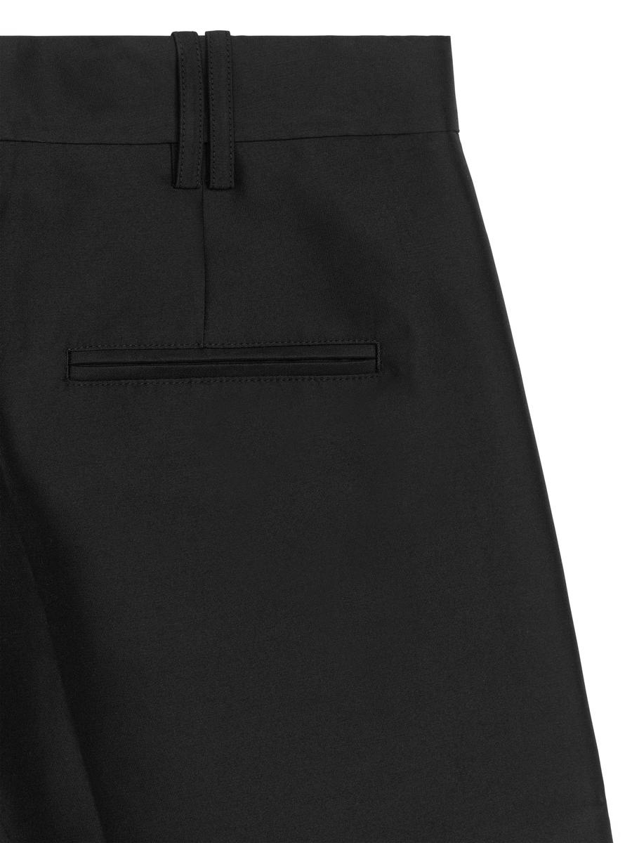 Skulpturale Shorts-#272628-13200