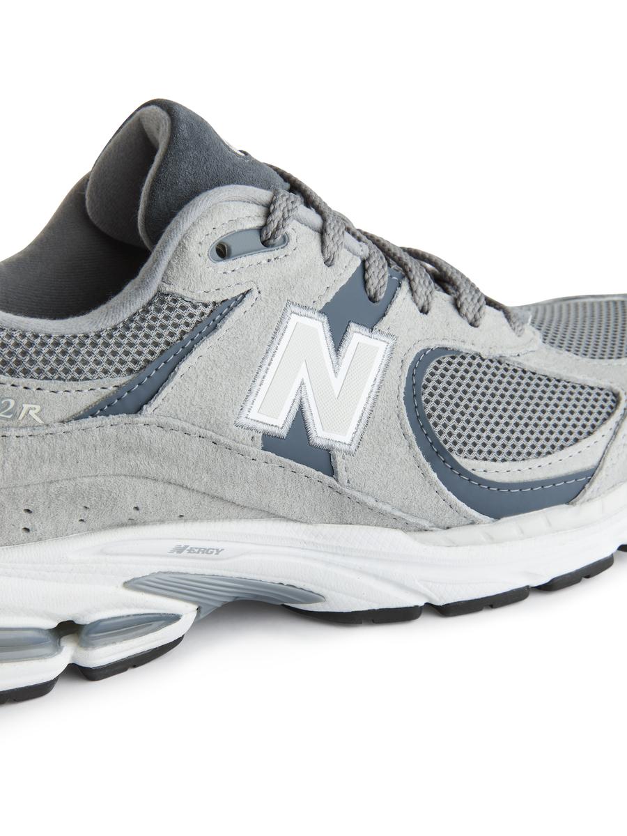 New Balance 2002R Trainers - Grey/Dove - Men - 1136017001