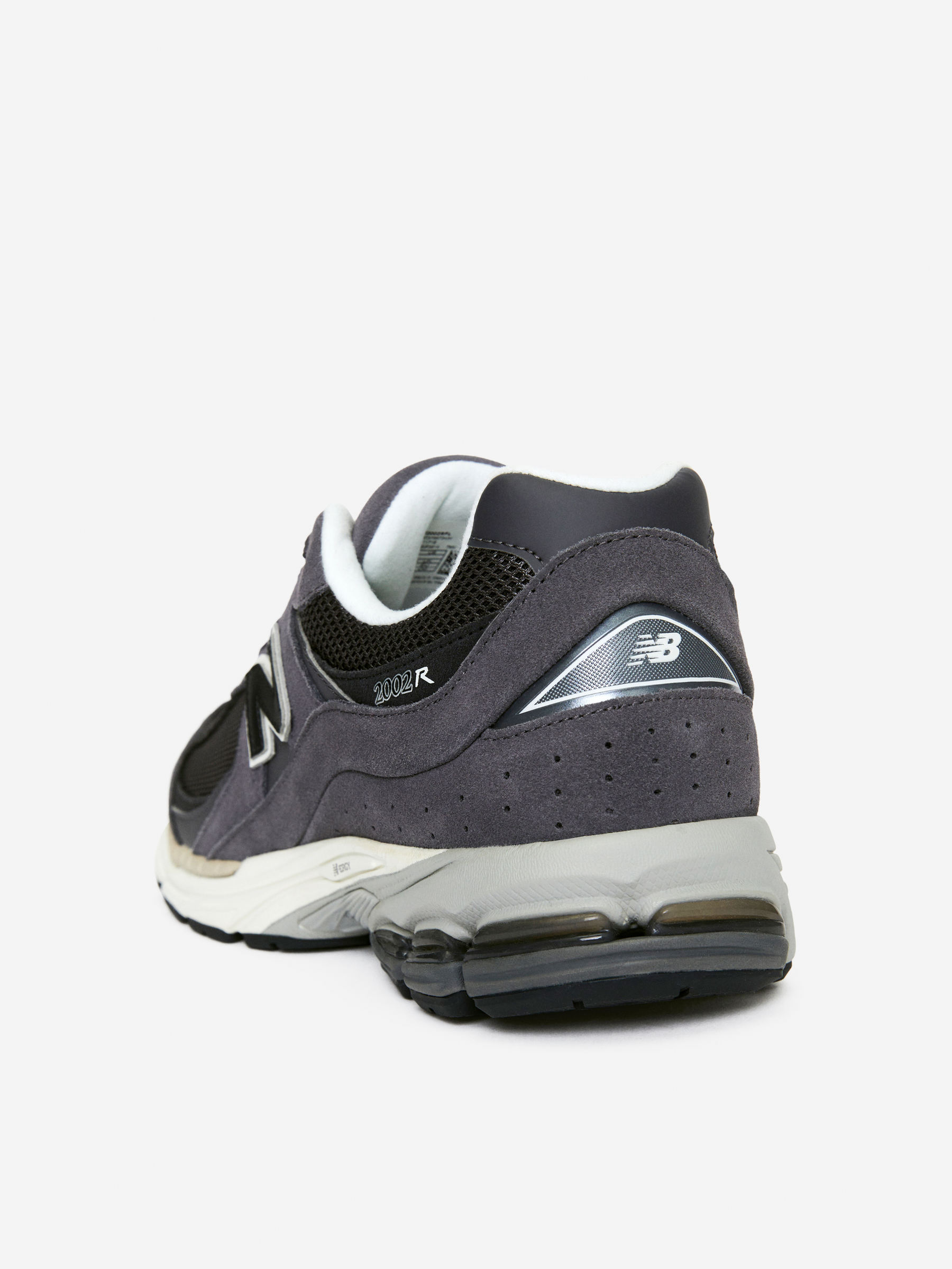 New Balance 2002R Trainers - Dark Grey - Men - StillMedia/DescriptiveStillLife - 2