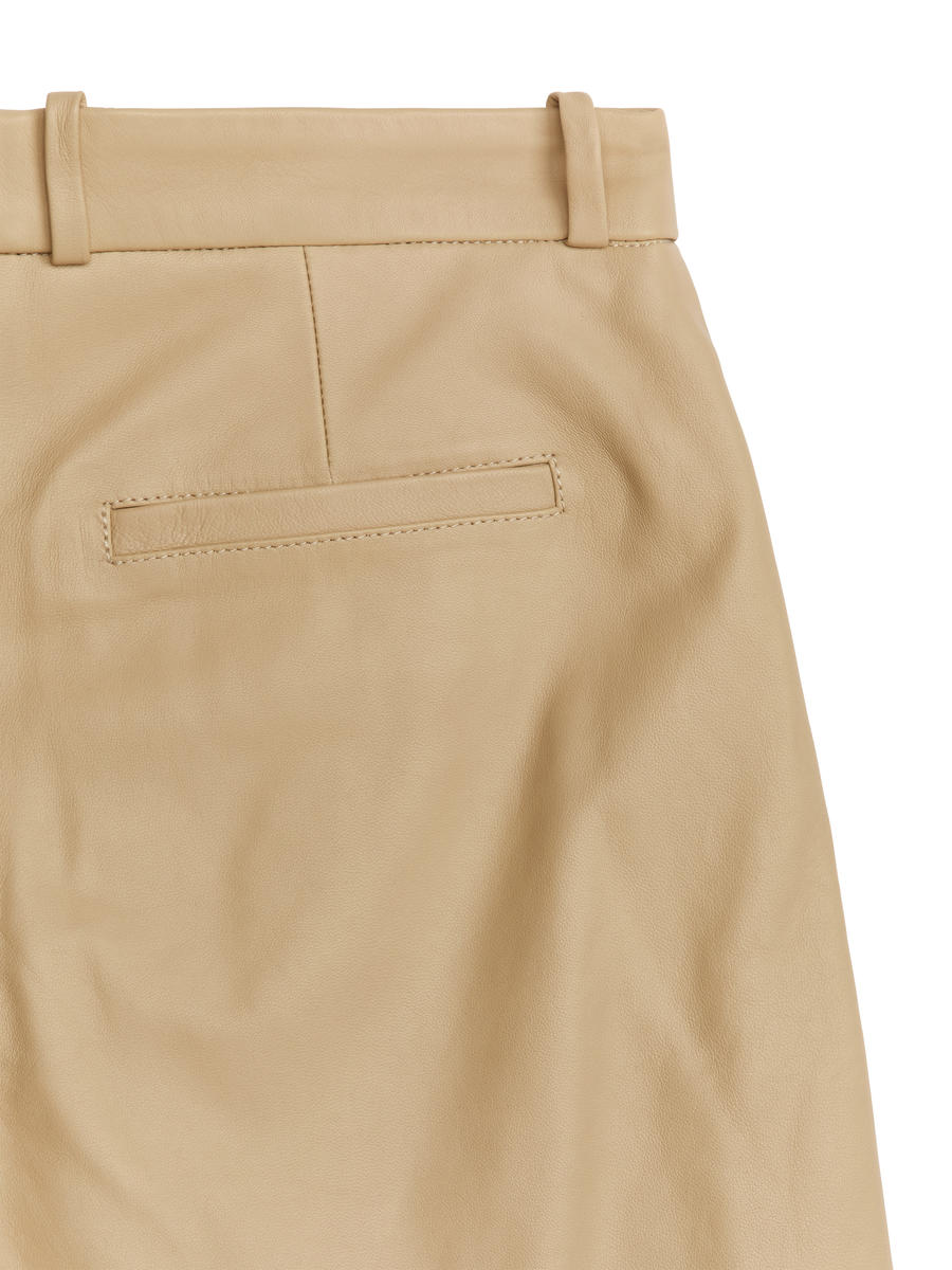 Leather Shorts - Beige - Relaxed fit - Women - 1219924001