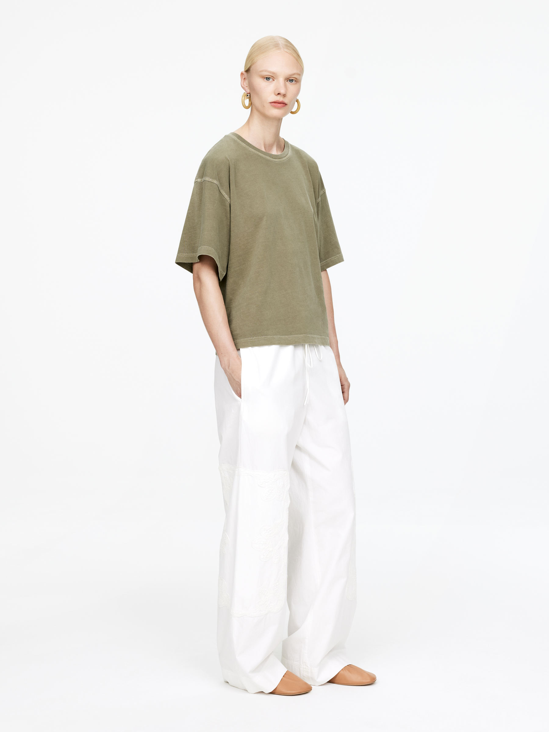 Cotton T-Shirt - Khaki Green - Loose fit - Women - StillMedia/Lookbook - 5