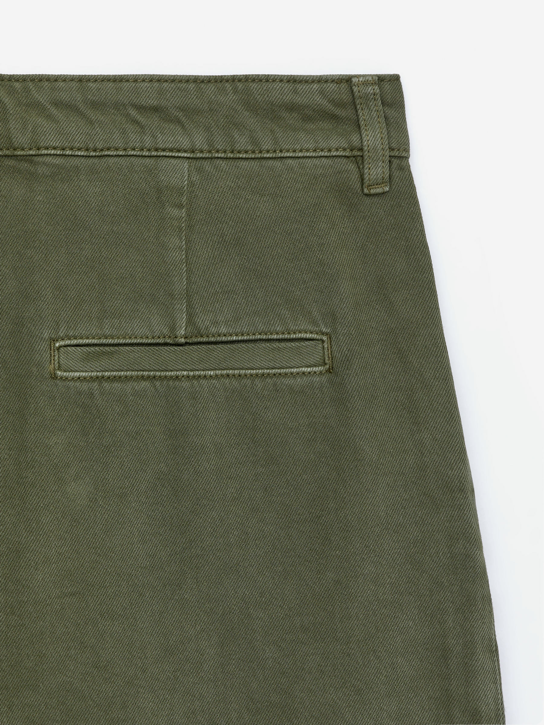 Pleated Shorts - Khaki Green - Relaxed fit - Women - StillMedia/DescriptiveDetail - 2